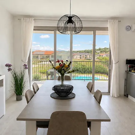 Casa Schoeni - Exklusive Mit Poolblick In