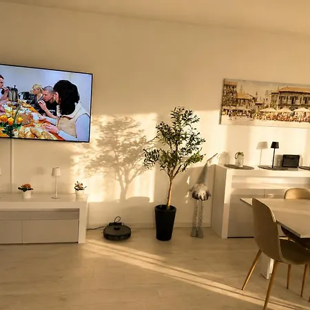 Casa Schoeni - Exklusive Mit Poolblick In *