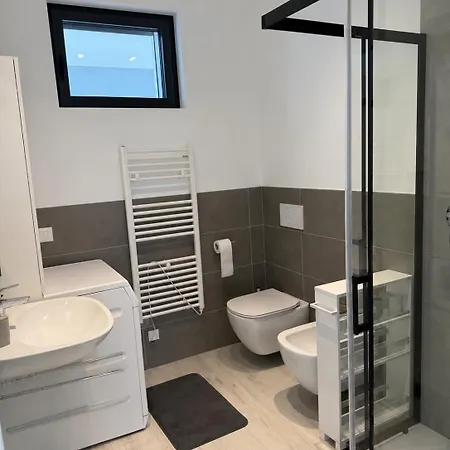 Casa Schoeni - Exklusive Mit Poolblick In Lejlighed *