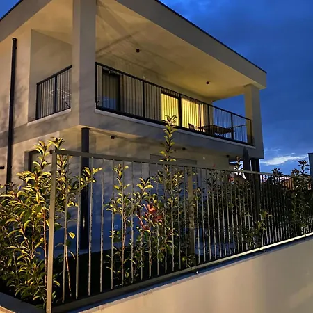 Apartamento Casa Schoeni - Exklusive Mit Poolblick In